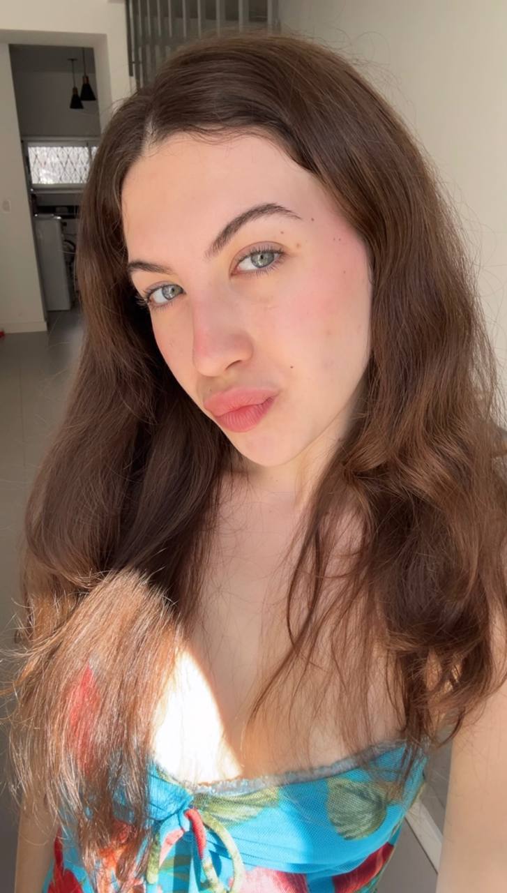 Nude girl Amber in Serang