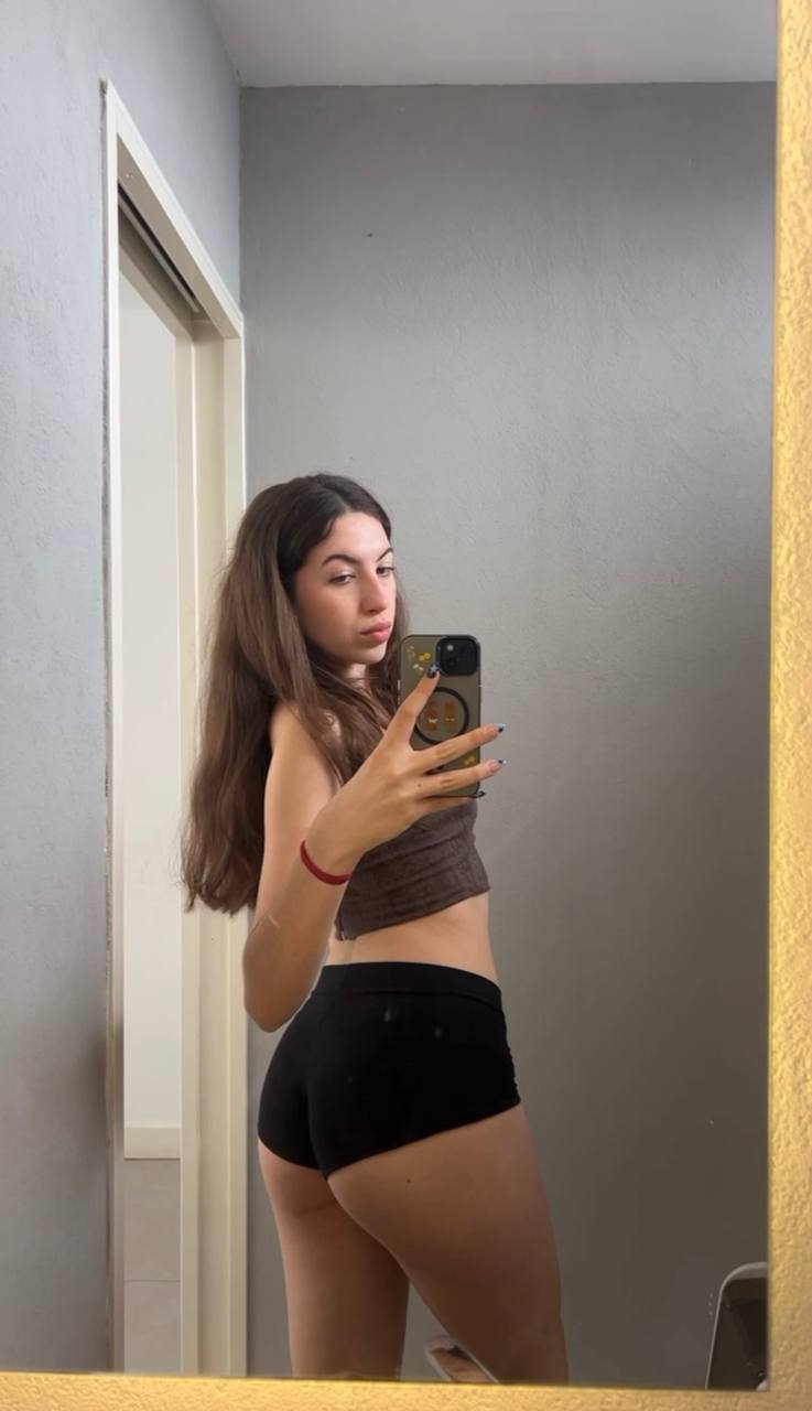 Amber in her underwear in Serang