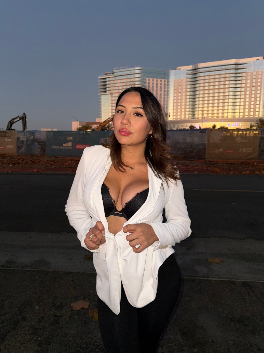 Take a pause and enjoy Ali Cruz — streaming from Serang