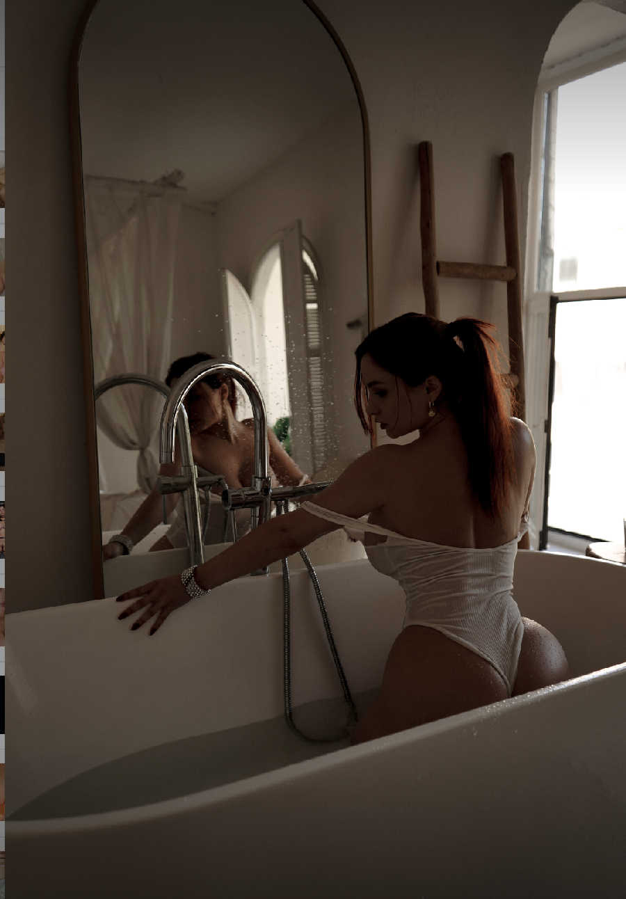 A playful frame from Miranda Faith nude — online in Serang