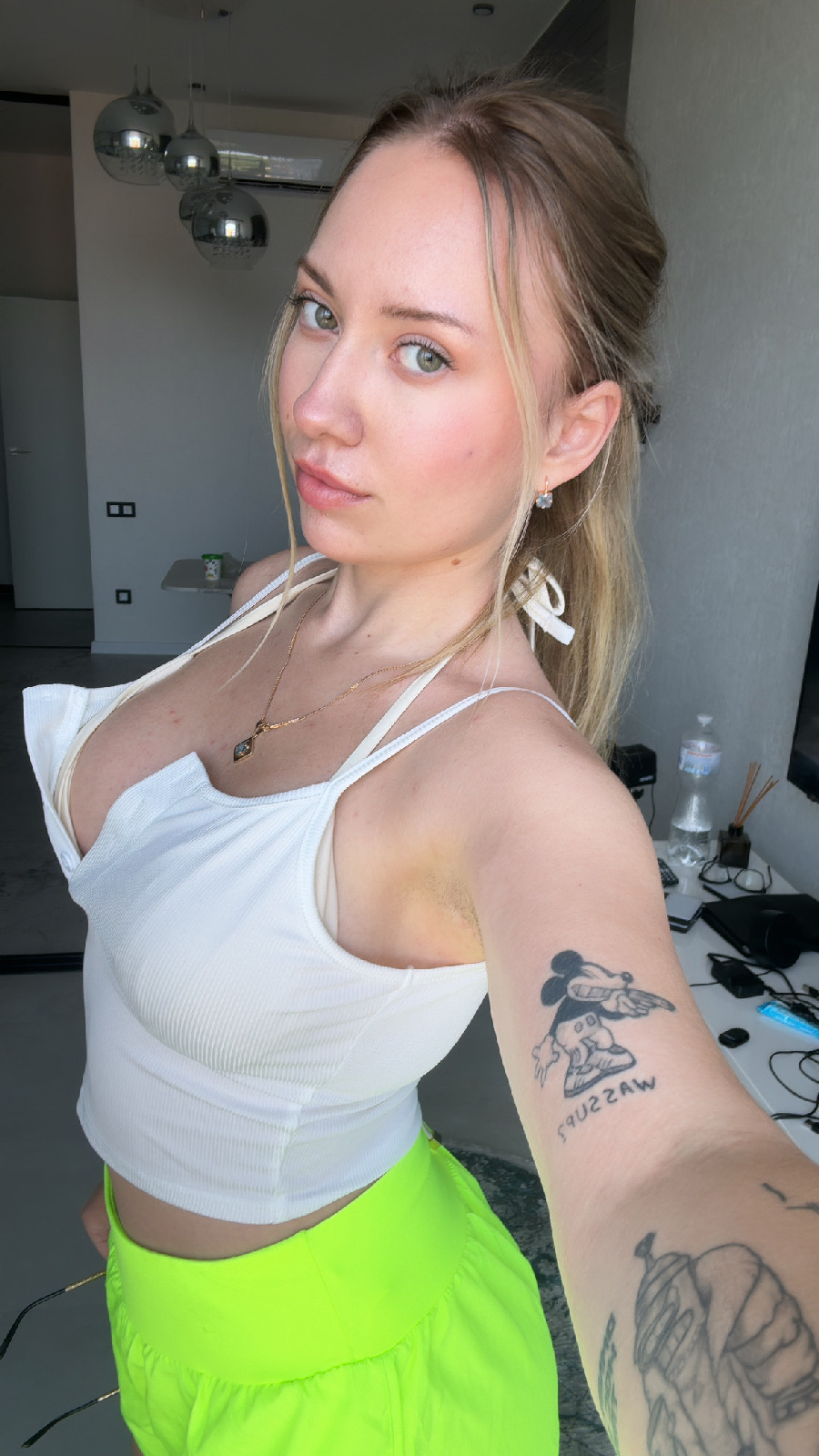 KateV in her underwear in Serang