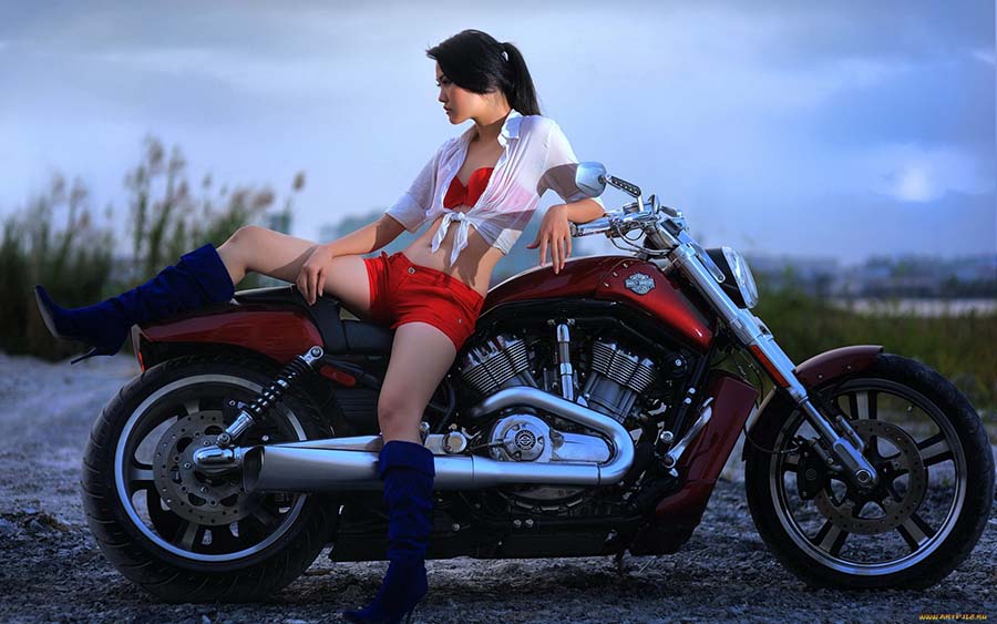 Beautiful girls and motorcycles in Serang