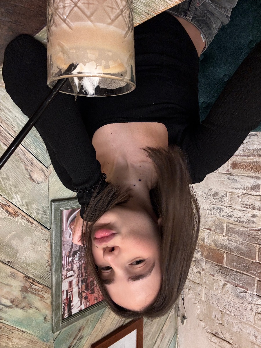 Fresh photos, fresh mood — Tina online in Serang