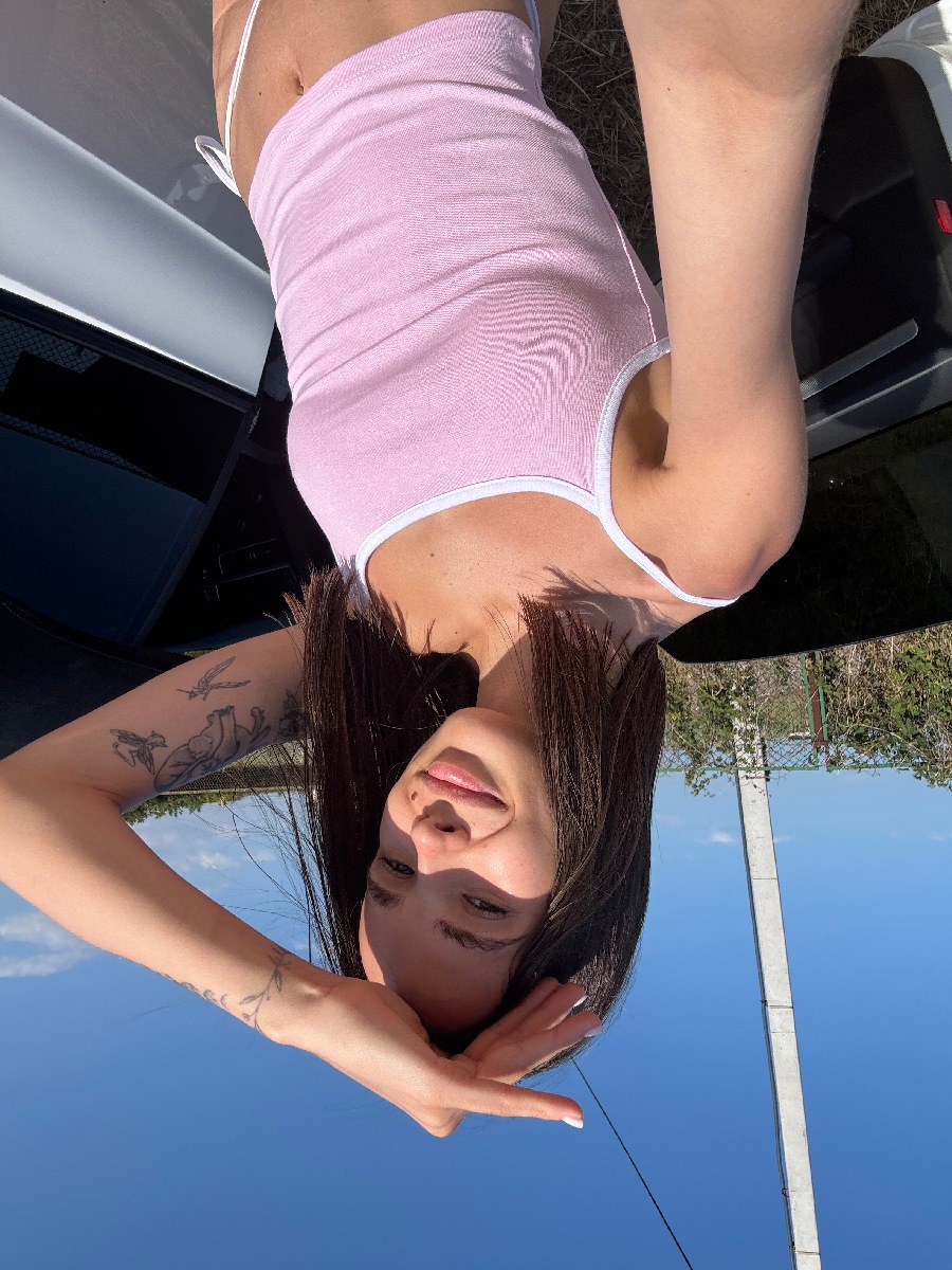 Sexy model Tina in Serang